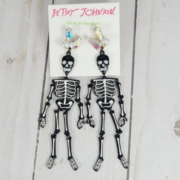 Betsey Johnson Skeleton Earrings Glow In The Dark - Picture 2 of 9